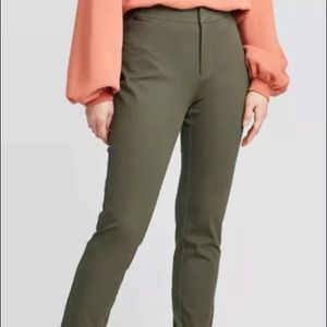 A New Day High-Rise Skinny Ankle Pants